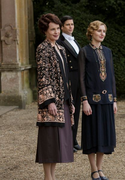 Lady Edith outfit: Downton Abbey Season 6 Episode One 