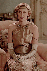 Lady Edith: Downton Abbey Season 6 Episode 1 fashion